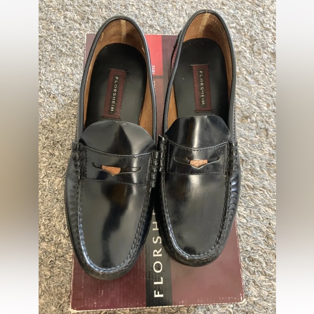 Florsheim black leather loafers size 9